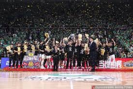 斗地主你真的该抢地主吗（玩斗地主，究竟该不该抢地主？）