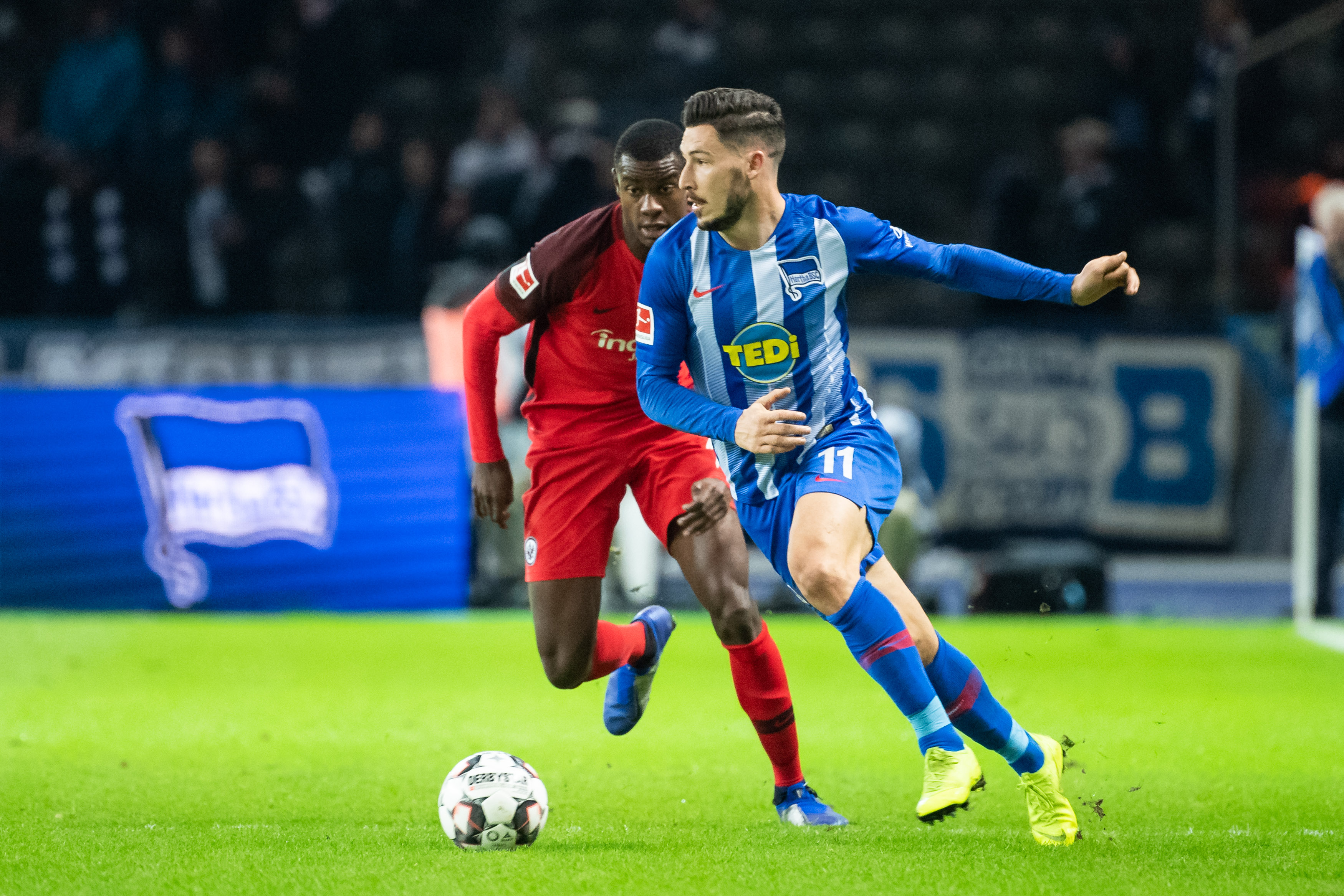 中国足球的 中国足球的